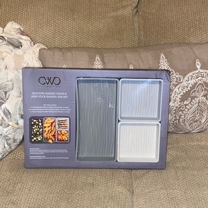 🔘NWT CWC Silicone Baking Trays & Non- Stick Baking Pan Set
